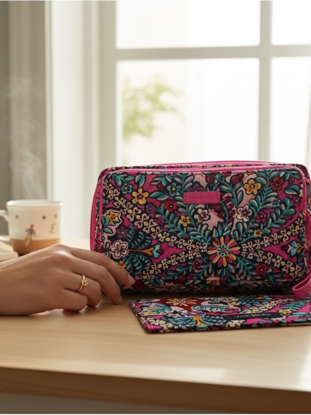 Deluxe Edition Vera Bradley Kaleidoscope RFID Wristlet Crossbody - Picture 3 of 14